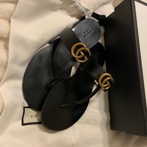 GUCCI MARMONT THONG SANDALS